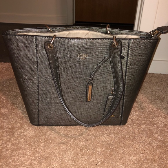Guess Tote Bag - Picture 3 of 5